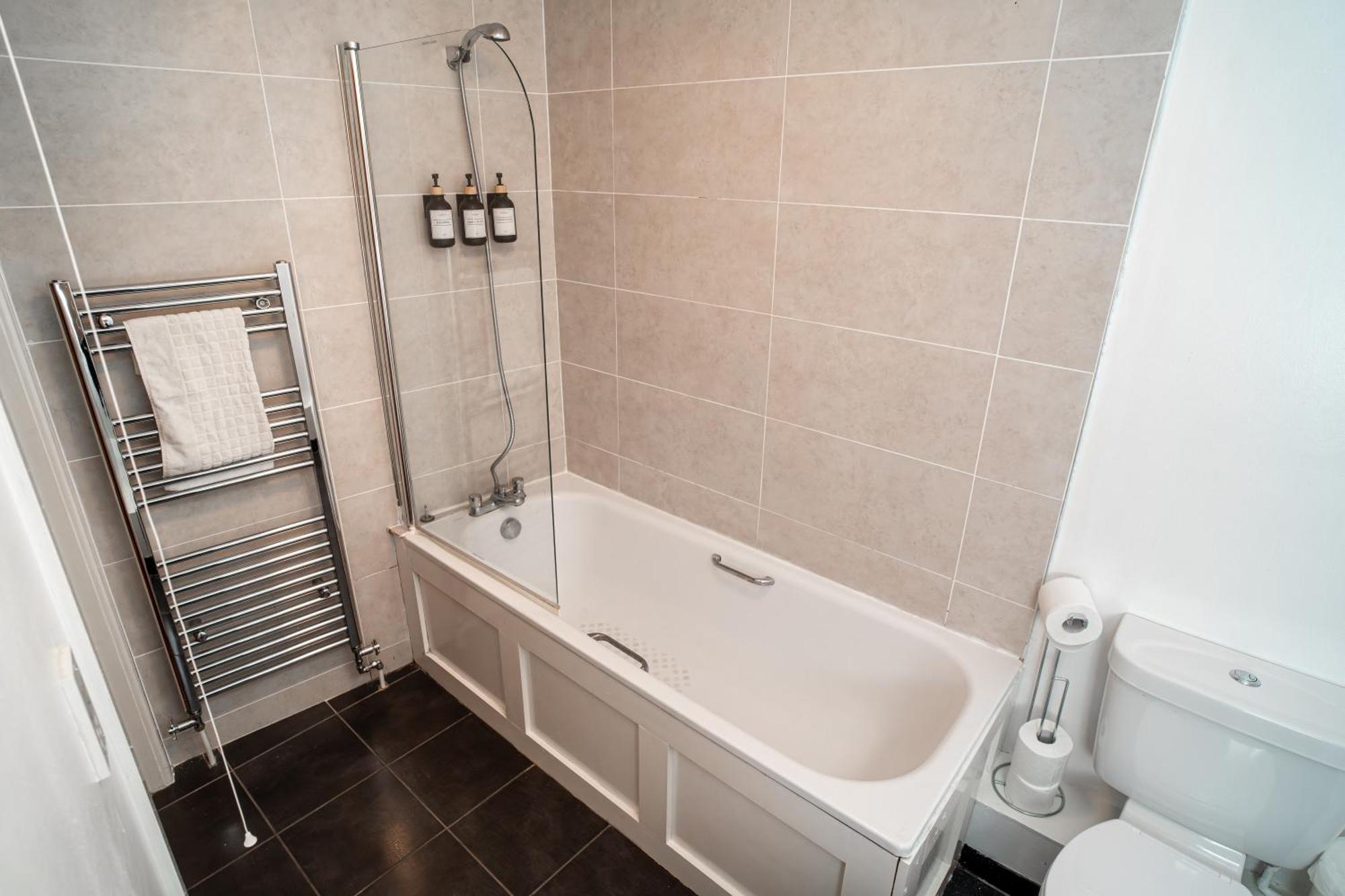 3 Bedroom Central Apartment In Belfast City Centre Zewnętrze zdjęcie